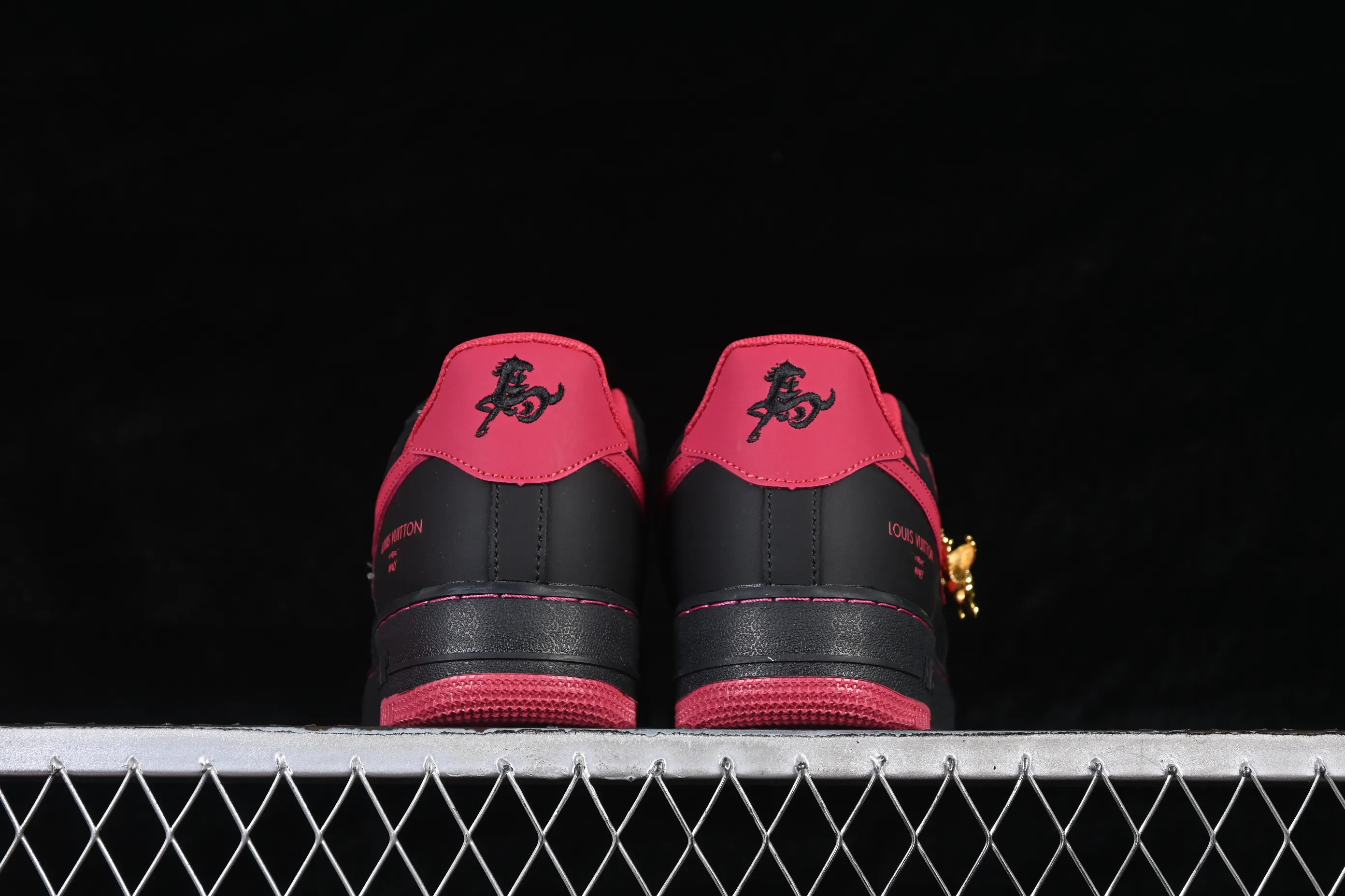 All categories Nk Air Force 1 Air Force series Nk Air Force 1 Low Air Force low top Nike Air Force 1'07 Low Year of the Horse limited edition Jet black rose red Air Force 1 low top casual sneakers FV3694-102